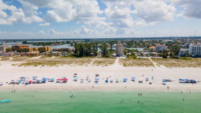 Stunning Beachfront! Unit #2